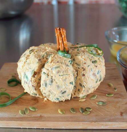 vegan pumpkin cheese ball