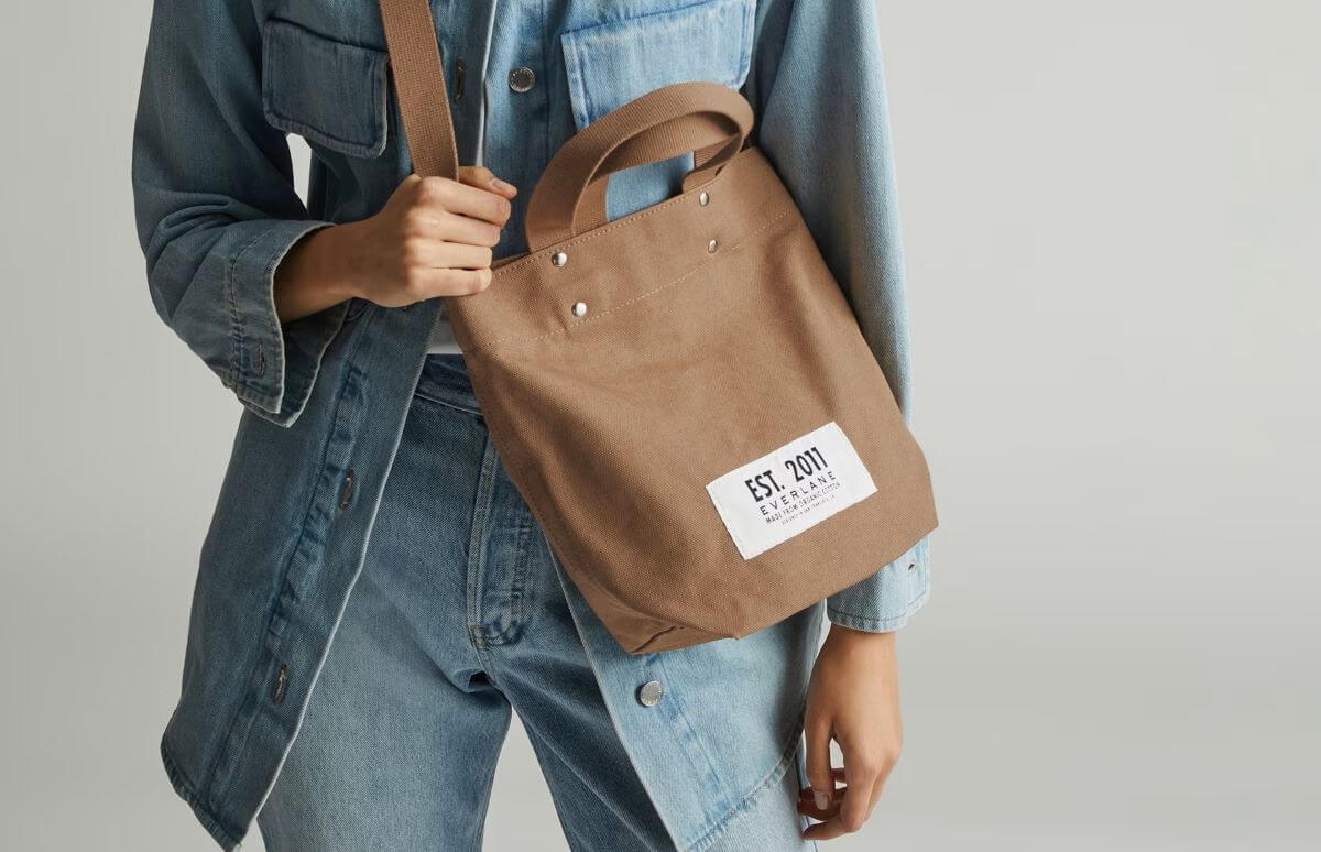 Image from Everlane website for the vegan handbag trends featured image