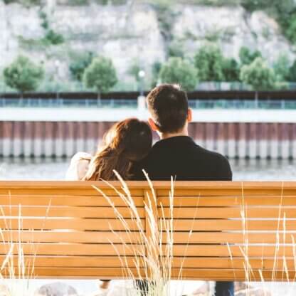 Image from Unsplash for the relationship vegan article